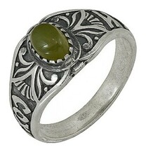 Православное кольцо серебряное женское "Спаси и сохрани" с нефритом